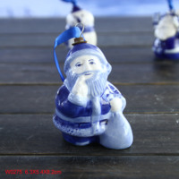 Offres Spéciales Delft bleu peint à la main en céramique maison de train de Noël cheval suspendu ornement raccord