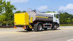 Camion arroseur multifonctionnel Dongfeng 4x2 diesel Euro 6 avec moteur haute pression anti-collision et pompe de réduction de poussière - Product Image 4