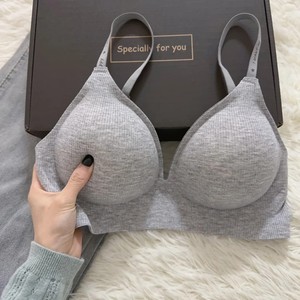Soutien-gorge de maintien doux pour femmes japonaises à bretelles ajustées Style paresseux sans jantes Push-Up pour petite poitrine Simple lettre <span class=keywords><strong>en</strong></span> <span class=keywords><strong>V</strong></span> profond <span class=keywords><strong>Coupe</strong></span> sans trace - Product Image 2
