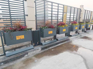 כביש עירוני קופסת פרחים רכבת תנועה מדרכה בידוד כביש ברזל נגד התנגשות מעקה - Product Image 5