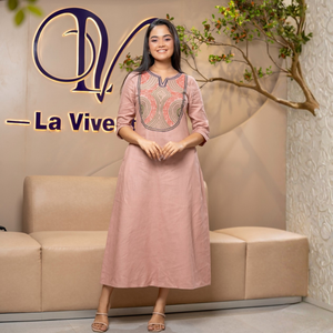 Robe maxi décontractée pour femmes en lin rose pâle de qualité supérieure, durable, avec broderie géométrique - Product Image 5