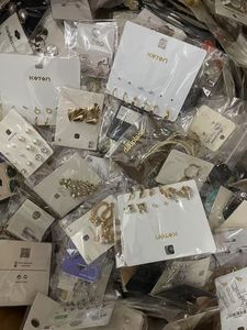 Vente en Gros <span class=keywords><strong>de</strong></span> Bracelets à Breloques Mixtes Collier <span class=keywords><strong>Lot</strong></span> <span class=keywords><strong>de</strong></span> Bijoux Fins Bracelets Vintage Bagues Plaqué Or <span class=keywords><strong>de</strong></span> Haute Qualité Bracelets pour Femmes - Product Image 6