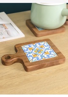 Sous-plat en bois avec poignée en carreaux de céramique méditerranéens peints à la main, résistant à la chaleur, pour la cuisine, la table, ou comme planche de service
