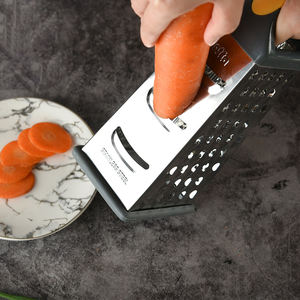 Râpe à légumes multifonctionnelle DD1079 en acier inoxydable avec 4 côtés et poignée, pour la cuisine et le fromage - Product Image 2