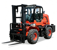 Chariot élévateur diesel robuste à quatre cylindres, 3 tonnes, 5 tonnes, 4x4, tout-terrain, avec conducteur à bord, transpalette hydraulique, pour travaux de construction extérieurs et manutention de marchandises