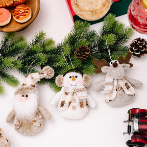 Pequeño árbol <span class=keywords><strong>de</strong></span> Navidad y adornos <span class=keywords><strong>de</strong></span> bolas <span class=keywords><strong>Muñeco</strong></span> <span class=keywords><strong>de</strong></span> <span class=keywords><strong>nieve</strong></span> y alce Colgante Muñeca Regalo para decoraciones festivas - Product Image 4