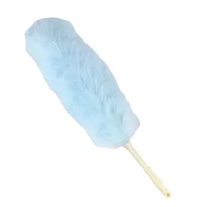 Spolverino in microfibra blu chiaro con impugnatura in gomma plastica flessibile per la pulizia della casa