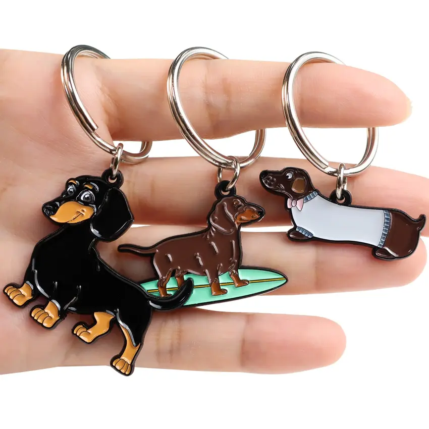 סיטונאי מותאם אישית יוקרה מעצב keyrings קידום מכירות חמוד בעלי החיים כלב מחזיקי מפתחות מתכת אמייל מפתח שרשרות