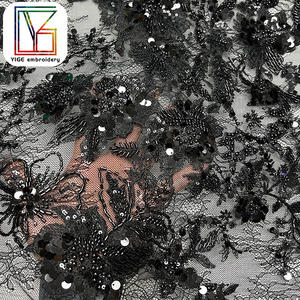 Luxuriöser Französischer Hochzeits-Spitzenstoff mit Schwarzen Pailletten und Perlen, Schwer Bestickter Braut-Tüll für Abendkleider - Product Image 6