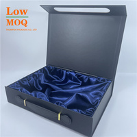 Boîte en Carton Magnétique Noire de Luxe pour Vêtements Avec Poignée et Logo Personnalisable, Type Mallette Cosmétique ou Cadeau, Fournisseur d'Emballages