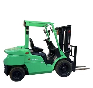 Chariot élévateur diesel d'occasion Mitsubishi de 3 tonnes de haute qualité, hauteur de levage 3 mètres avec fonction de déplacement latéral - Product Image 1