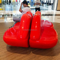 Fauteuil créatif en forme de lèvre, design artistique, en fibre de verre moderne pour centre commercial, siège de salle d'attente extérieur pour lieux publics