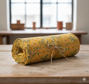 Tissu en coton peigné jaune respirant à motif floral tricoté pour vêtements de filles et décoration intérieure - Product Image 3