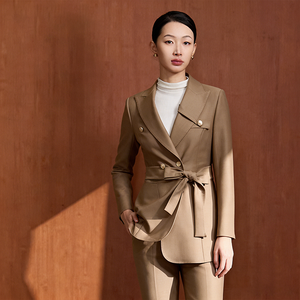 Completo da Donna Slim Fit Color Cammello, Blazer <span class=keywords><strong>con</strong></span> Colletto a Risvolto e Pantaloni su Misura, <span class=keywords><strong>Outfit</strong></span> Professionale da Ufficio per Riunioni Aziendali - Product Image 2