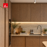 Armoire de cuisine Alland, style moderne minimaliste, en placage de chêne naturel, avec design sans poignée, pour villa de luxe