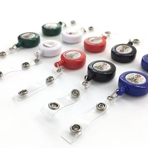 Meilleures ventes : Porte-badge rétractable à prix abordable avec cordon d'identification et clips imprimés pour médecins et personnel médical - Product Image 3