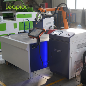 Machine de soudage laser 3 en 1 3000W Machine de soudage laser à plateforme pour l'aluminium et l'acier inoxydable <span class=keywords><strong>Robot</strong></span> industriel pour le soudage laser - Product Image 4