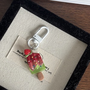 Porte-clés en acrylique mignons en forme de crème glacée, sucette glacée et bâtonnet de fraise, breloques dessert pour sacs à dos, cadeau pour filles - Product Image 2