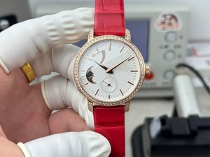 Reloj Mecánico con Indicador de Fase Lunar y Correa Roja - Product Image 4