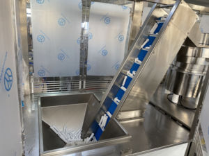 เครื่องบรรจุหลอดฉีดยาแบบเติมสำเร็จรูป ระบบบรรจุแบบปิดความเร็วสูงที่แม่นยำ เครื่องบรรจุหลอดฉีดยา - Product Image 3