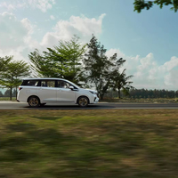 Wuling Jiachen Modèle 5 portes 7 places 2.0L Hybride essence-électrique Véhicule à énergie nouvelle Conduite à droite Véhicule électrique