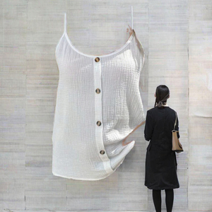 OEM/ODM Chaleco de Verano para Mujer 2026, de Algodón, Casual, Sexy, 120g, Marca Loveda, Transpirable, con Tirantes y Botones Decorativos, Tejido de Punto - Product Image 3
