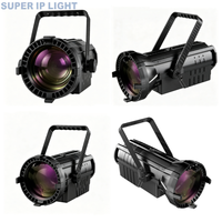 Lumière LED COB 200W à zoom électrique CRI≥95 DMX512 à gradation linéaire pour studio de production vidéo