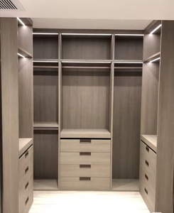 Diseño de Vestidor de Lujo Estilo Boutique <span class=keywords><strong>para</strong></span> <span class=keywords><strong>Dormitorio</strong></span> Principal de Villa, Armario Abierto, Sala de Vestir - Product Image 6