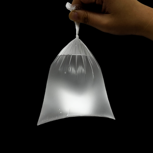 Оптовые пакеты-стойки из ПВД/ПНД для упаковки минеральной воды с ручками-ремнями, с возможностью индивидуальной печати, для лабораторных образцов жидкостей и воды - Product Image 2