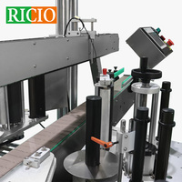 Machine d'étiquetage verticale automatique RICIO pour bouteilles plates carrées, avec composants PLC et étiquetage double face avant et arrière auto-adhésif