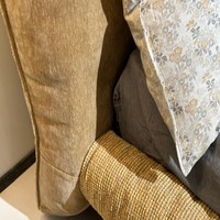 Lit king-size en chêne VONLIVA au design traditionnel et luxueux avec revêtement en tissu - Meubles d'hôtel pour la décoration de la chambre à coucher à domicile