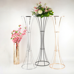 Support à fleurs en métal moderne et simple, style tendance, or, argent, noir, centre de table, pour décoration de table de mariage - Product Image 1