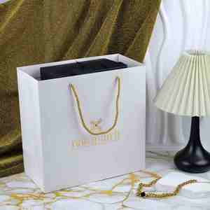 Bolsas de Joyería Reciclables con Logotipo Personalizado, Asa de Cinta, Impresión UV y Serigrafía - Product Image 1