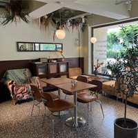 Table et chaises de café de style américain rétro, personnalisables, avec plateau en bois et structure en métal, pour usage commercial