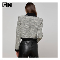 Cardigan en tricot jacquard élégant pour femme, avec épaulettes, en coton et laine, couleur unie, style décontracté et luxueux pour l'hiver