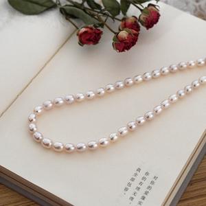 สร้อยคอไข่มุกน้ำจืดสีขาวธรรมชาติ เงินแท้ 925 รุ่น Wenchi Classic ดีไซน์เรียบหรู เหมาะเป็นของขวัญวันแม่สำหรับผู้หญิง ผลิตในประเทศจีน - Product Image 4