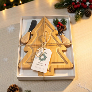 Plateau à charcuterie en bambou en forme de sapin de Noël, plateau à fromage avec couteaux à fromage, coffret cadeau de Noël - Product Image 1