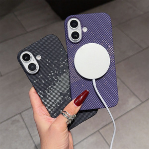 Étui de téléphone de luxe style gaming en fibre de carbone - Texture anti-traces de doigts pour téléphone - Product Image 2