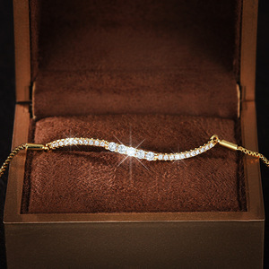 Nuovo braccialetto minimalista da donna con micro zirconi cubici intarsiati, regolabile, delicato gioiello per la mano - Product Image 2