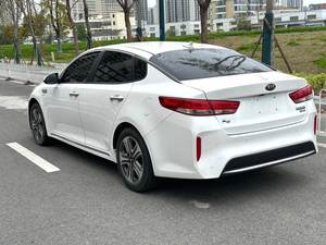 Auto Usado 2018 K5 PHEV 2.0 GLS, Techo Solar Automático, Asientos de Cuero, Luces Diurnas LED, Pantalla Táctil, Sedán, Volante a la Izquierda, Color Oscuro, R17, Cámara - Product Image 3
