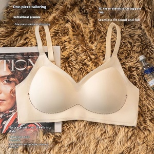 Soutien-gorge <span class=keywords><strong>femme</strong></span> en latex transparent dégradé sexy sans coutures, soutien-gorge de beauté à effet push-up - Product Image 4