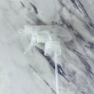 Boquilla de Pulverización Universal para Jardín con Botella de Plástico - Pulverizador de Agua para el Hogar - Product Image 1