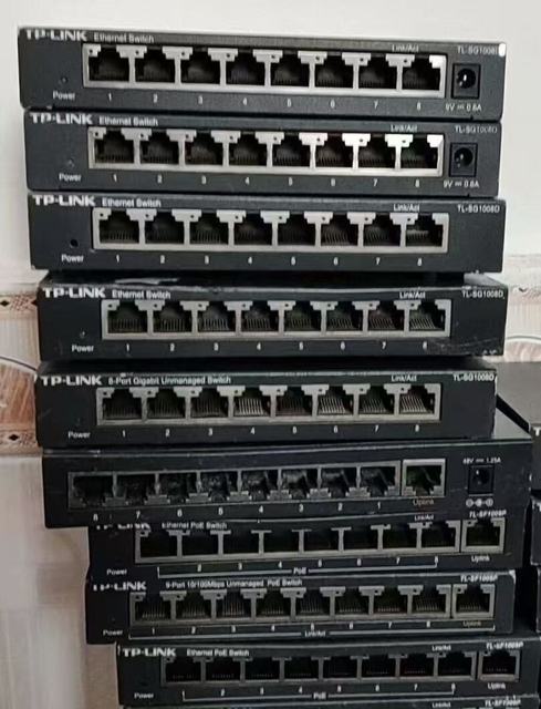 TP-LINK TL-SG1008D Desktop Silent Green Energy Saving Plug and Play 8-Port Full Gigabit Switch for High Speed Network Expansion.