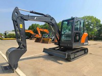 Excavatrice sur chenilles DX60D 6 tonnes avec chenilles en caoutchouc, compacteur vibrant et rotateur inclinable