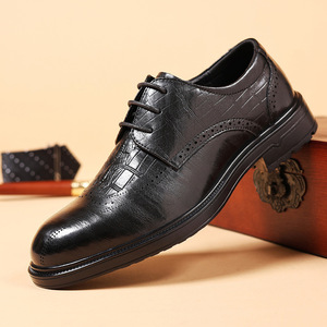 รองเท้าหนังลายจระเข้แบบผูกเชือกสำหรับผู้ชาย ทรงหัวมน สีดำ เหมาะสำหรับใส่ทำงานหรือในโอกาสทางการ - Product Image 1