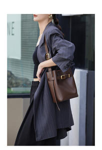 Bolsos de Hombro Tipo Cubo para Mujer, de Moda, de Cuero PU, de Lujo, de Diseñador - Product Image 4