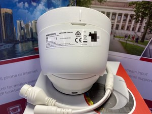 Cámara de Red Hikvision DS-2CD1347G2H-LIU 4MP ColorVu <span class=keywords><strong>a</strong></span> Todo Color con Micrófono Integrado, Audio y Detección Inteligente de Personas y Vehículos - Product Image 3