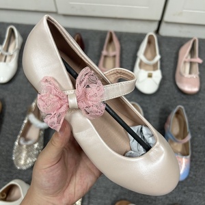 <span class=keywords><strong>Scarpe</strong></span> da Principessa per Bambine all'Ingrosso, Suola Morbida, <span class=keywords><strong>Scarpe</strong></span> <span class=keywords><strong>Bianche</strong></span> Argento per Scuola e Danza, Design Assortiti, Stock Economico - Product Image 3