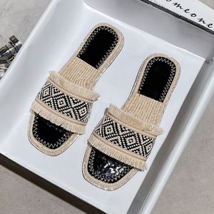 Sandales plates d'été en paille tressée pour femme, à bride unique, tendance, polyvalentes, à semelle souple et respirante, pour la marche décontractée - Product Image 5