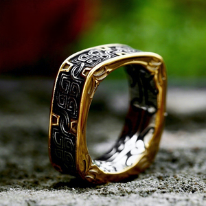 Anillo Cuadrado con Nudo Celta de Acero Inoxidable 316 Yunnique para Hombre, Dos Tonos, Dorado y Negro, Tallado de Doble Cara, Estilo Rebelde, Motero, Punk, Regalo - Product Image 2